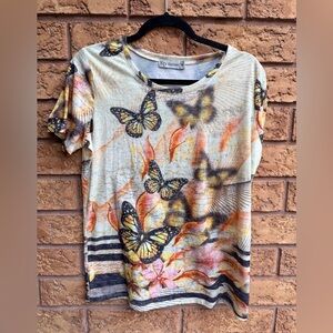 10/$25 •‎ KayDee Monarch Butterfly Diamond Studded Top